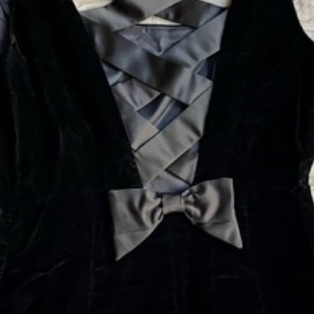 Laundry By Shelli Segal Black Velvet Mini Dress with Gray Satin Bow - Picture 5 of 14